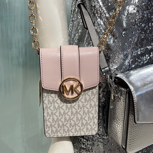 Michael Kors Carmen Small Logo Smartphone Crossbody Bag
Powder Blush Multi 
NWT - Picture 14 of 16